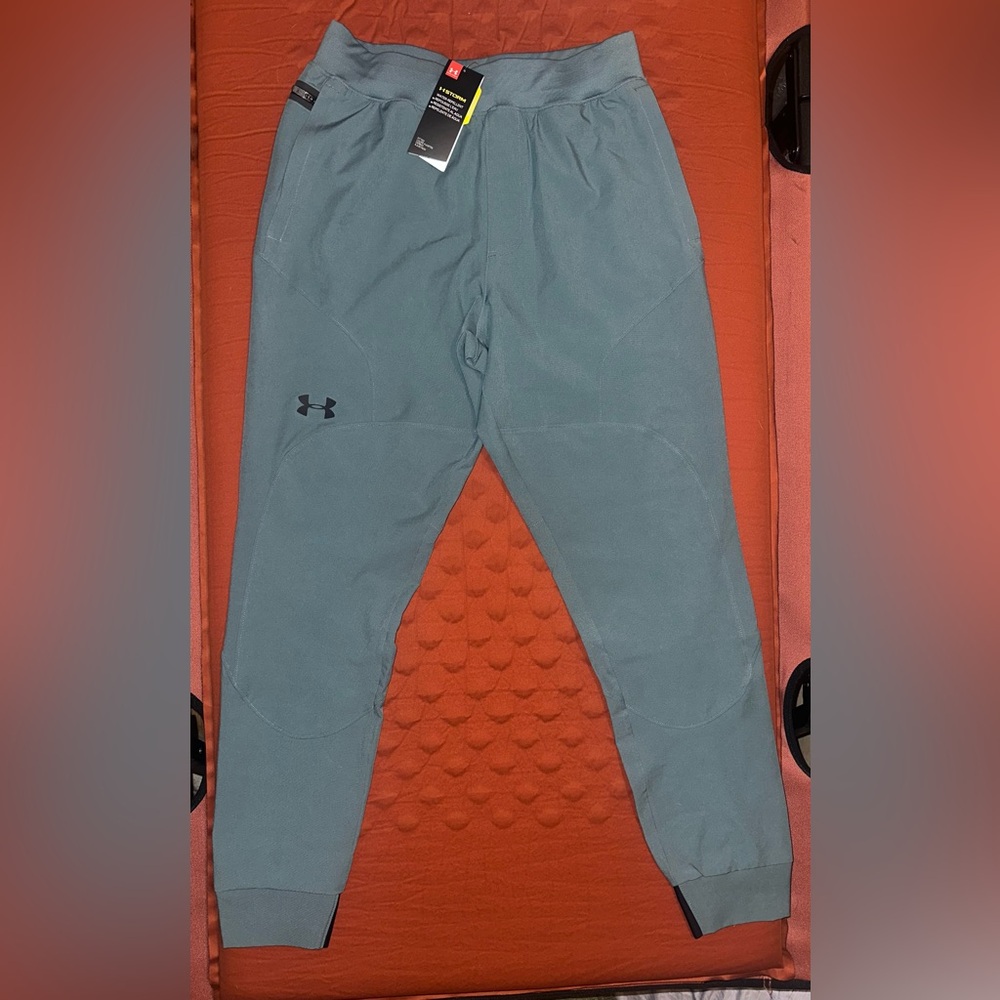 Under Armour Men’s Blue Athletic Fitted Pants